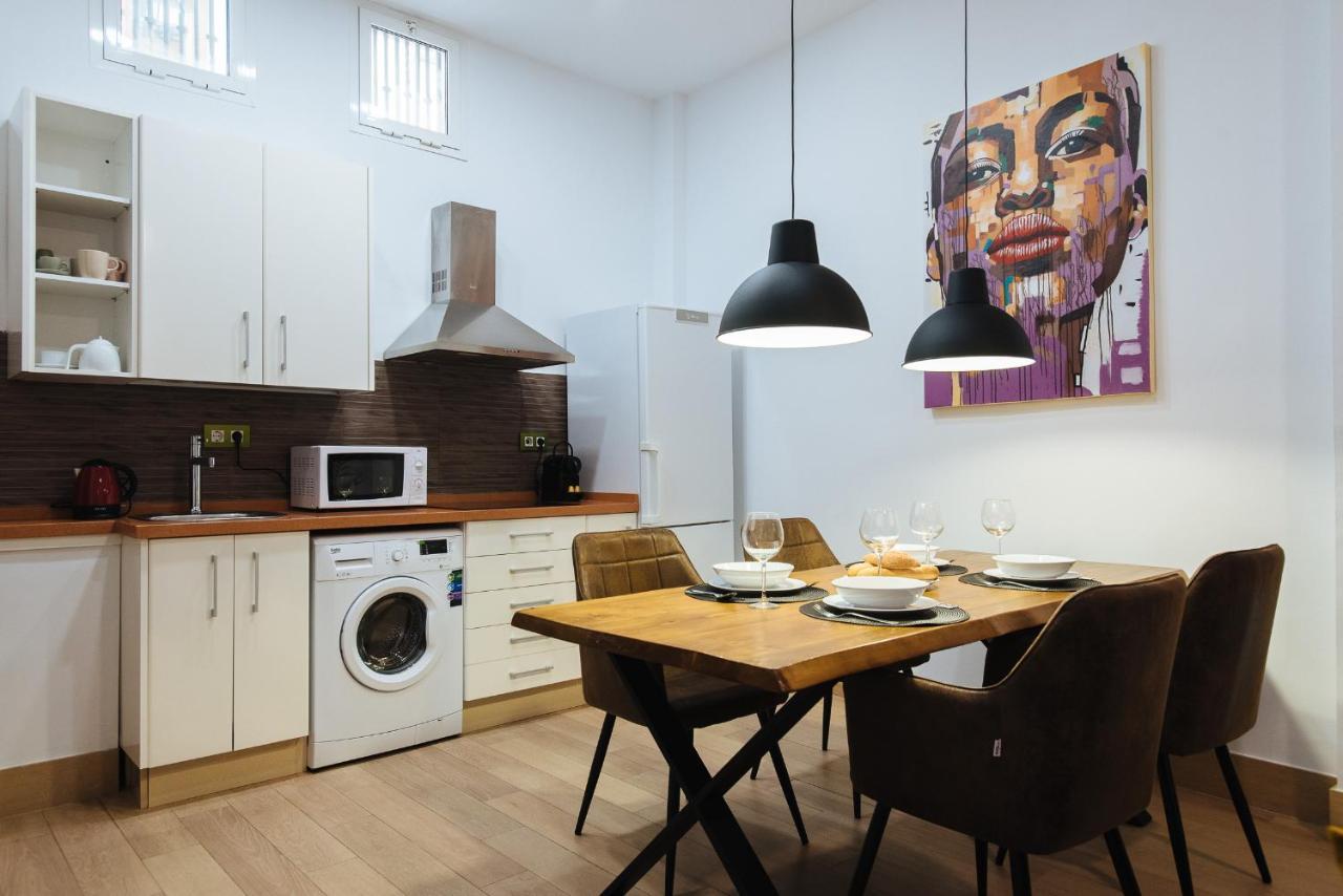 Hostly Rbh0 Modern Apartment Sevilla Eksteriør bilde